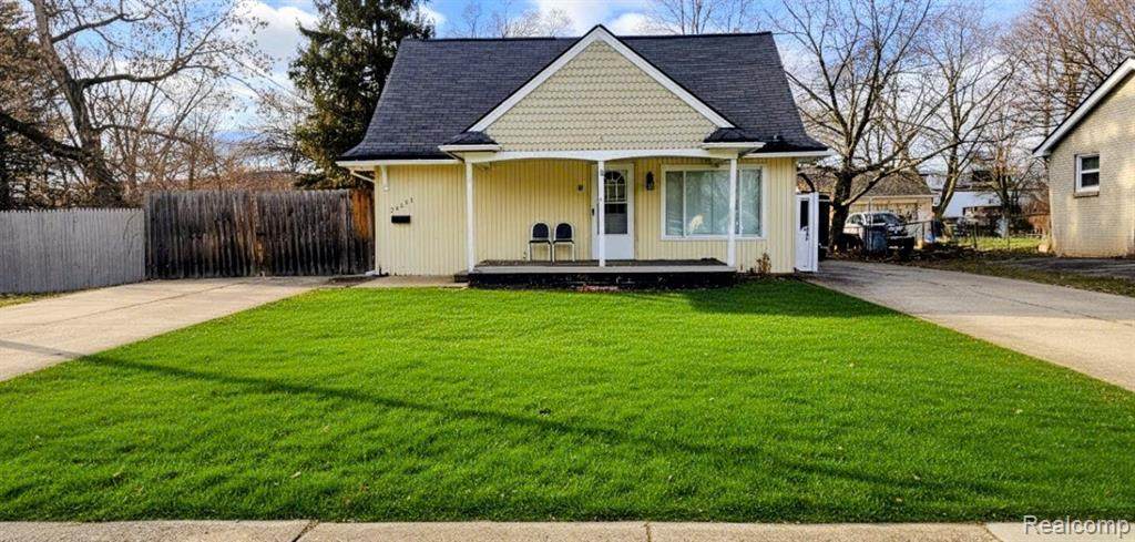 24653 Eureka Avenue - Photo 1