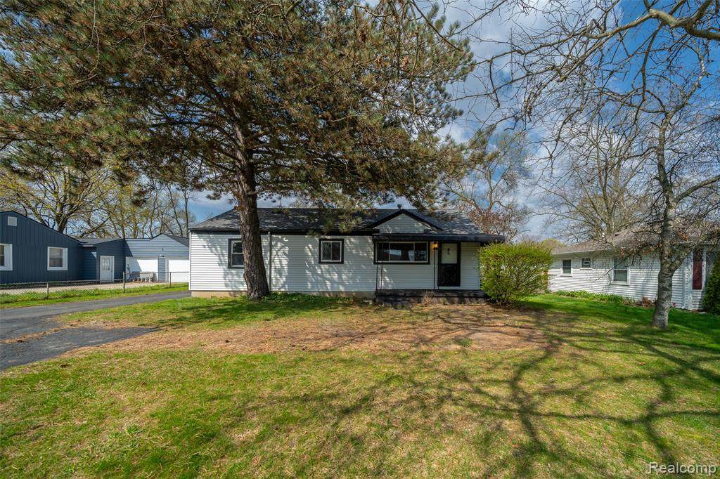 5357 Sashabaw Road - Photo 1