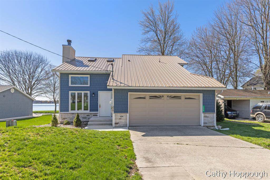 229 Ivason Drive - Photo 1
