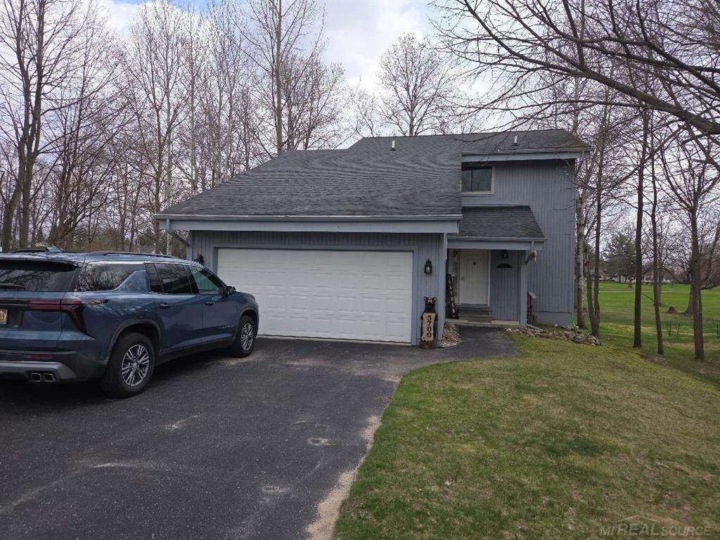 5700 Royal Court Court - Photo 1