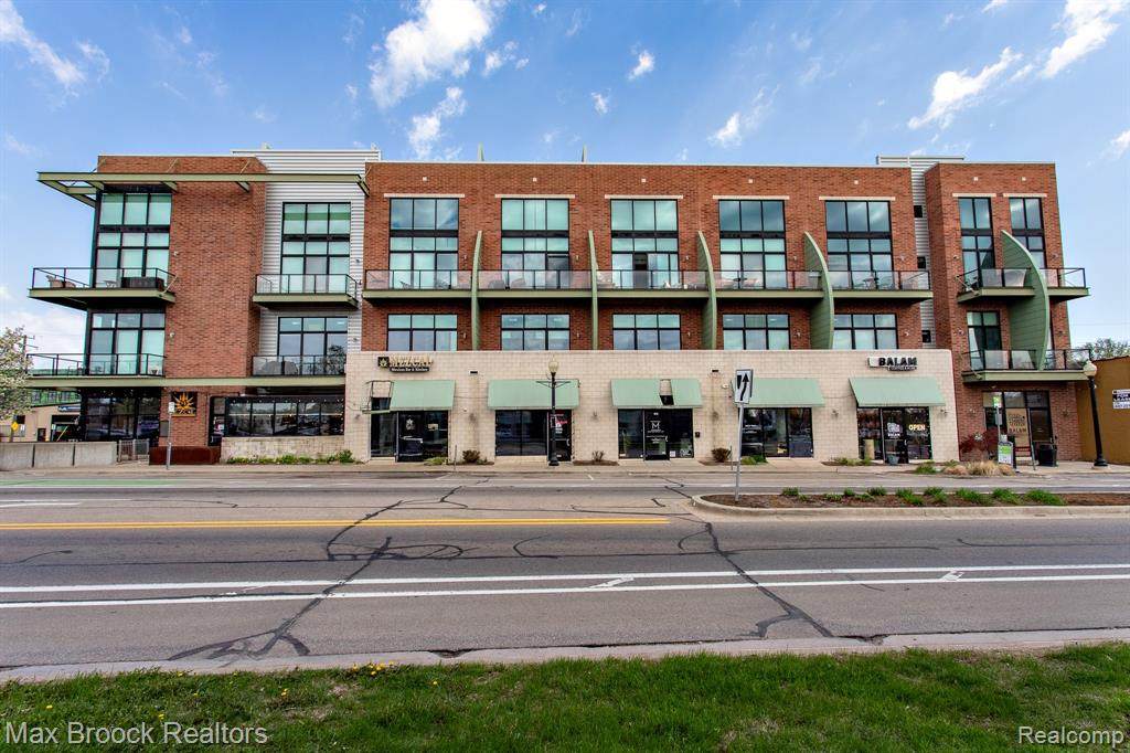 211 9 Mile Road - Photo 1