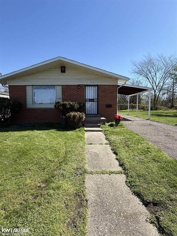 2636 Algonquin Street - Photo 1