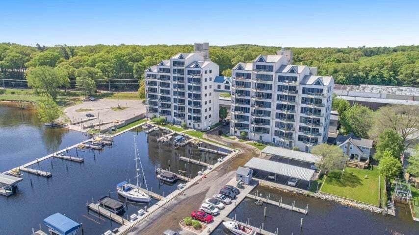 2964 Lakeshore Drive - Photo 1