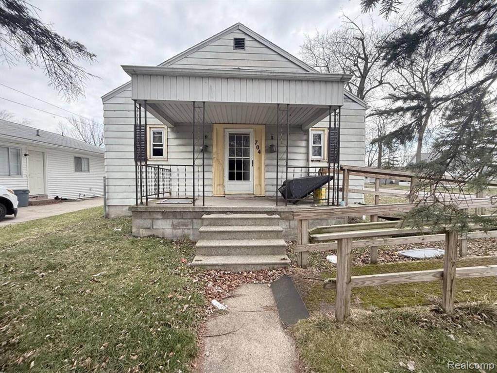 704 Vermont Street - Photo 1