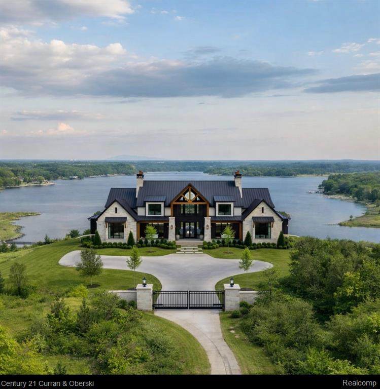 120 Bloomfield Blvd - Photo 1