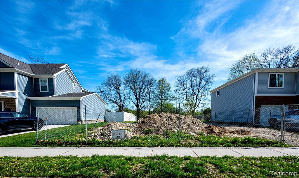 3725 Oxford Road - Photo 1