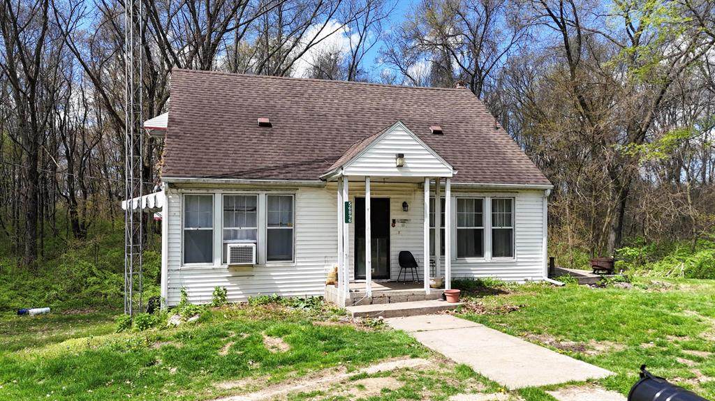56896 Sunnyside Avenue - Photo 1