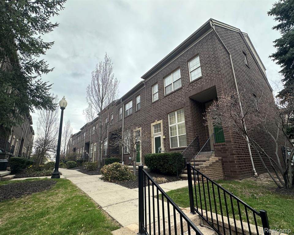 7 Georgetown - Photo 1