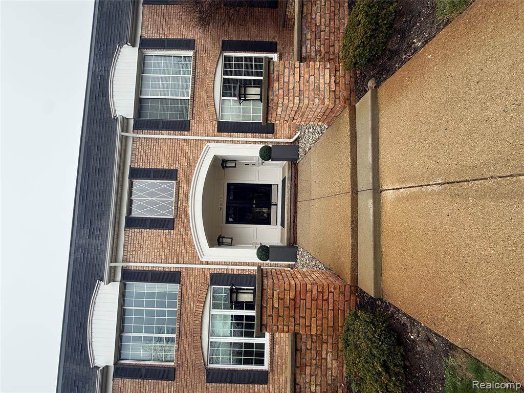 150 Long Lake Road - Photo 1