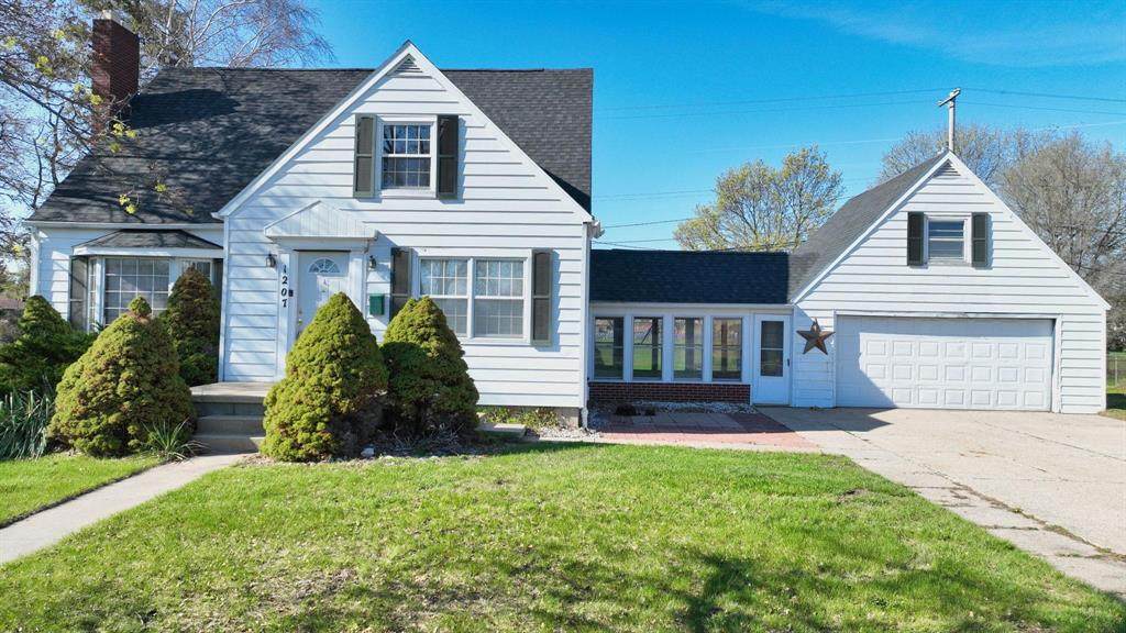 1207 North Drive - Photo 1