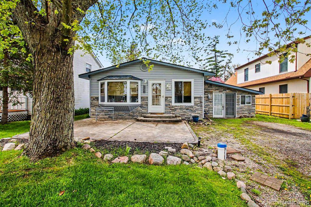 1210 Sunrise Park Street - Photo 1
