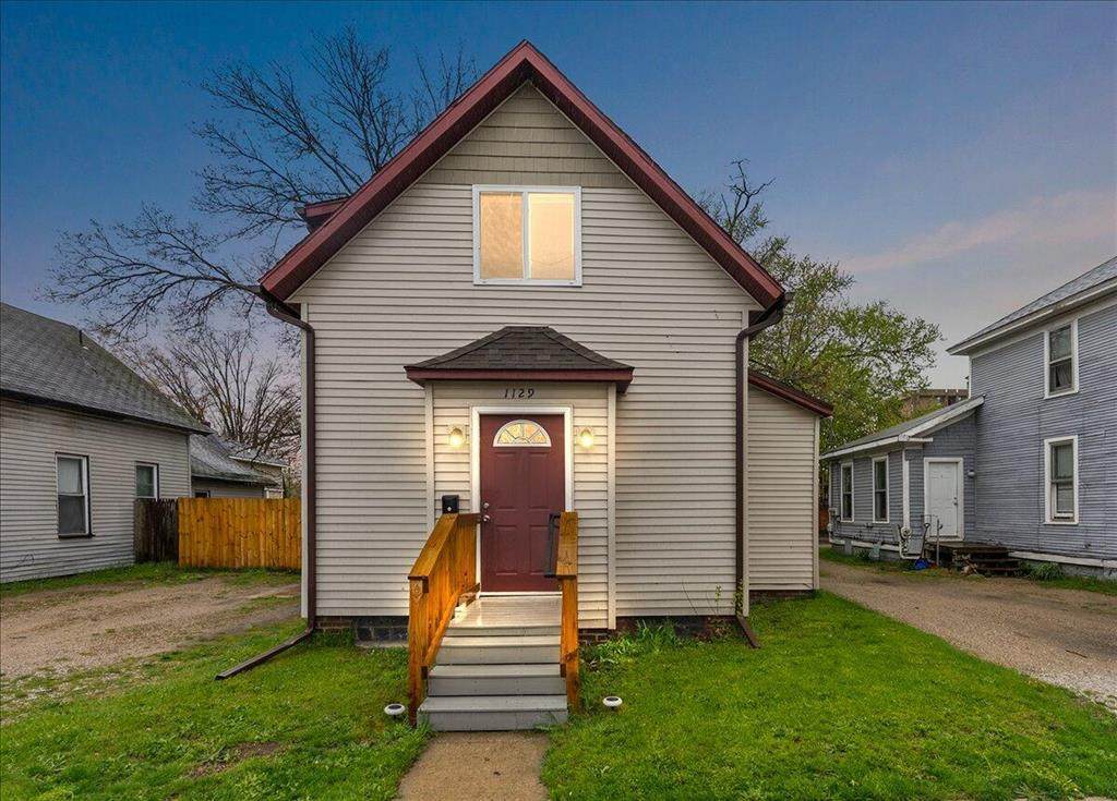 1129 Sanford Street - Photo 1