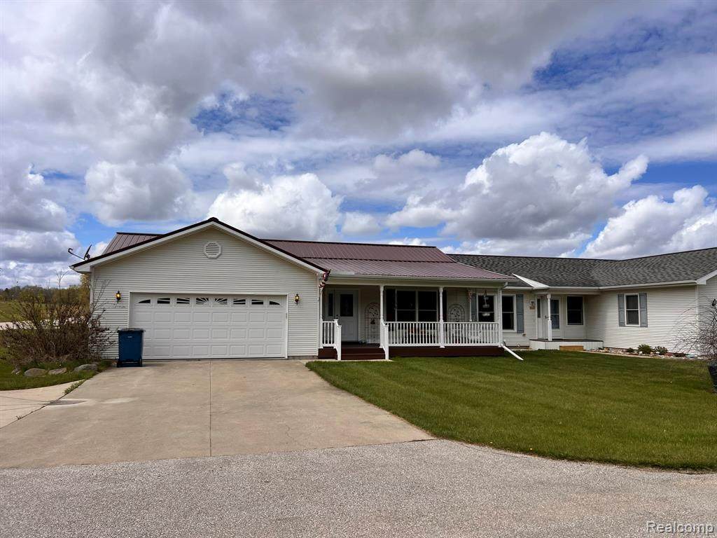 320 Roller Way - Photo 1