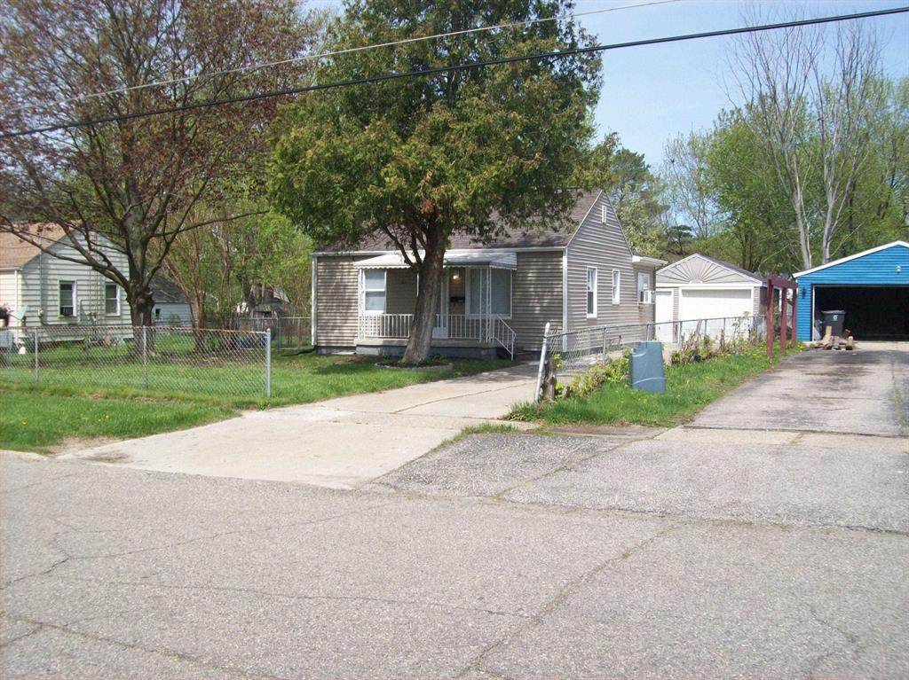 3243 Dakota Avenue - Photo 1