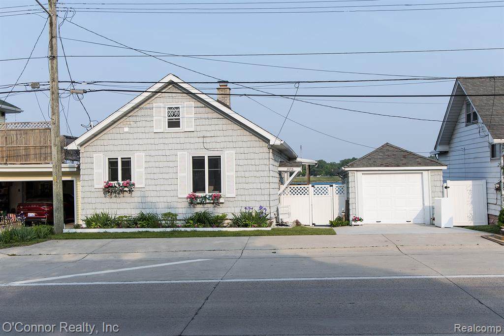 105 Gratiot Boulevard - Photo 1
