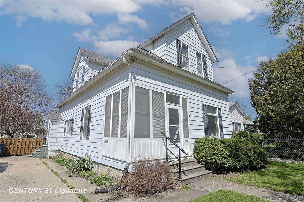 706 Lincoln Street - Photo 1