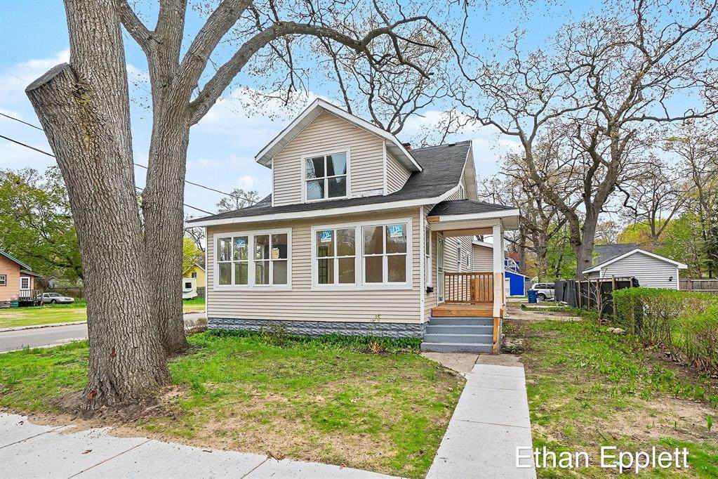 2837 5th Street - Photo 1