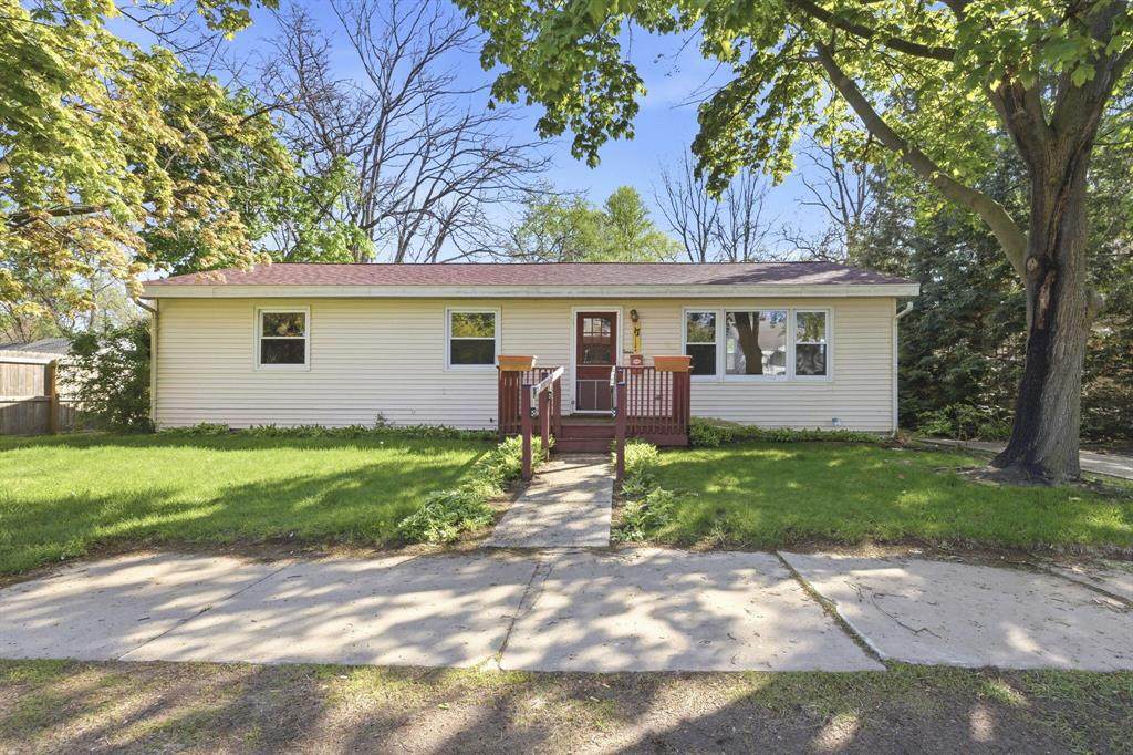 17 Willard Street - Photo 1