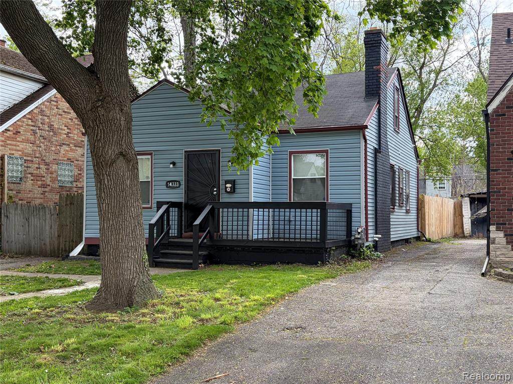 14333 Grandville Avenue - Photo 1