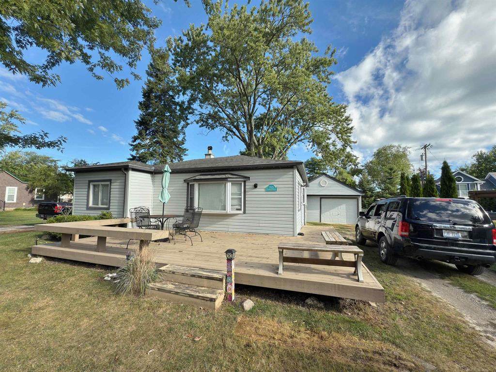 7525 Elmwood Road - Photo 1