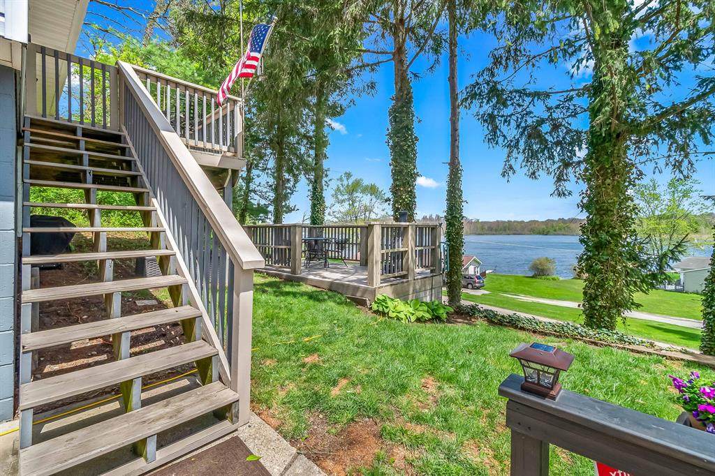 1050 Earlyn Drive - Photo 1