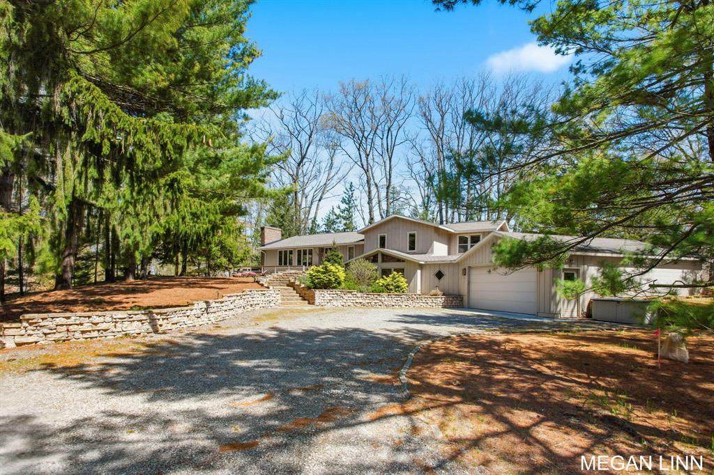 7135 Lakeshore Avenue - Photo 1