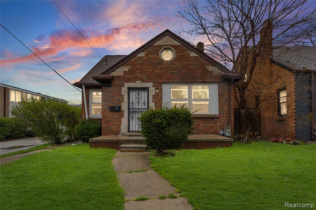 18988 Algonac Street - Photo 1