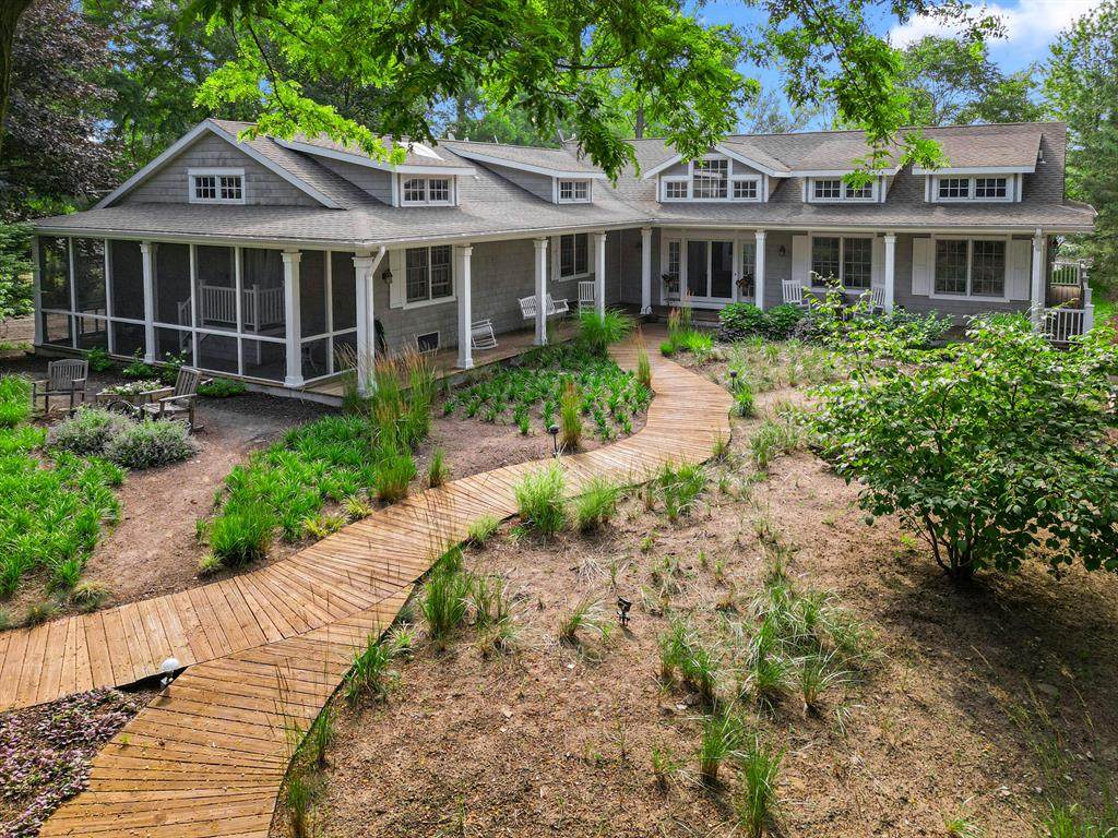 331 Marquette Drive - Photo 1