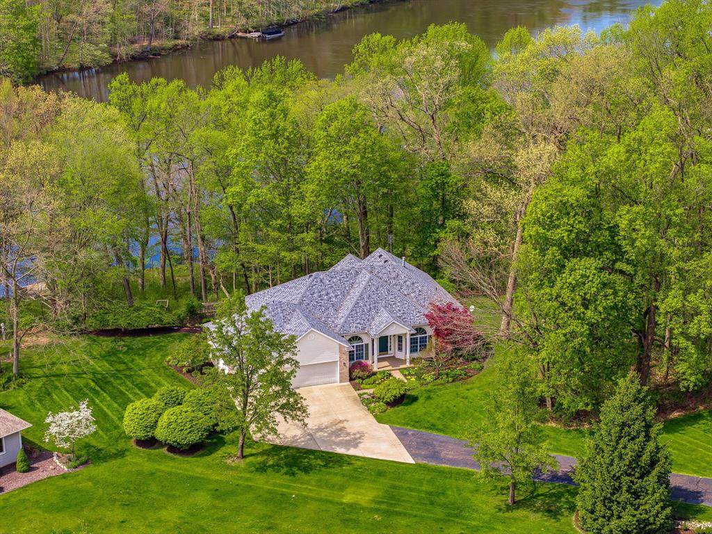 4561 River Pointe Boulevard - Photo 1