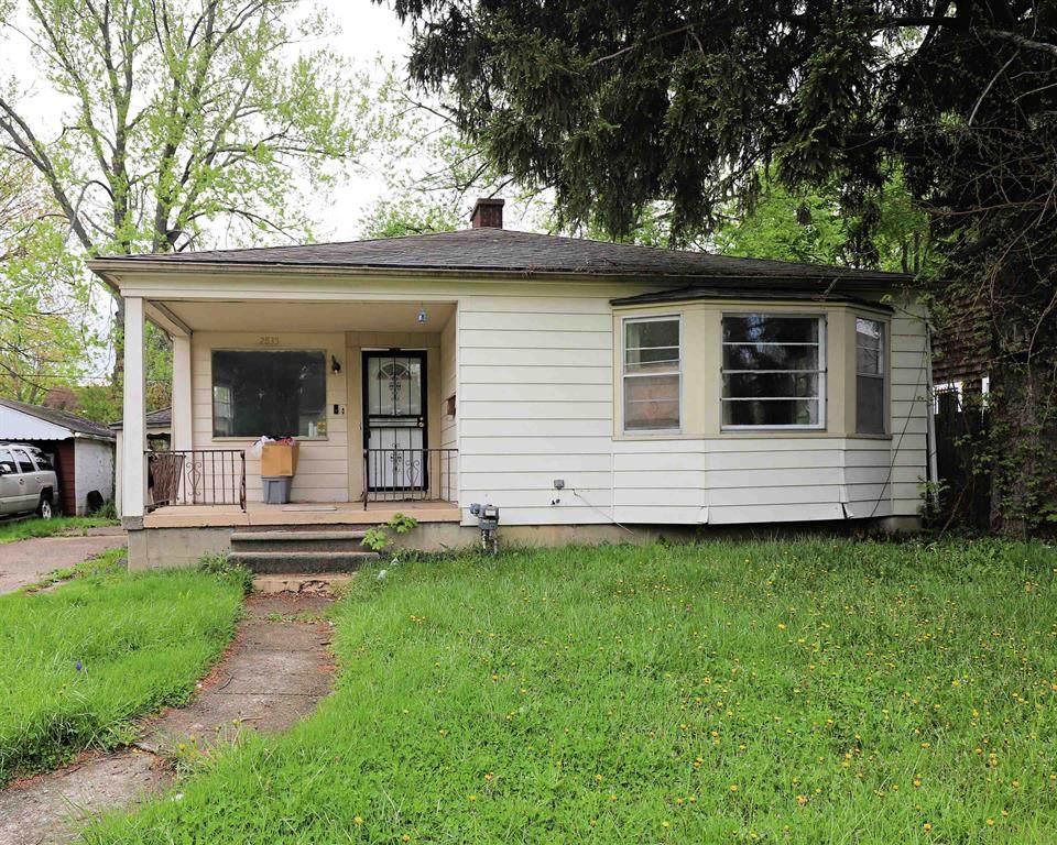 2835 Begole Street - Photo 1