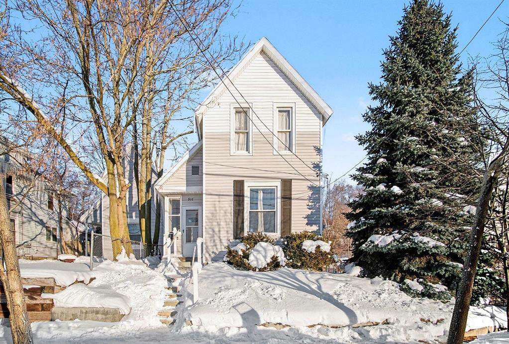 916 Lafayette Avenue - Photo 1