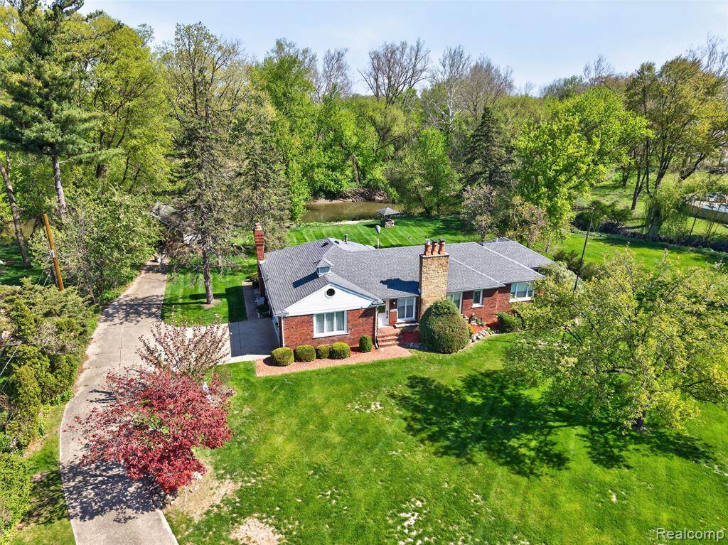 15623 Millar Road - Photo 1
