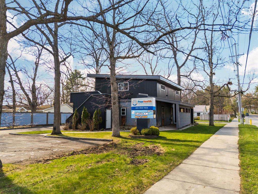 1323 Cass Street - Photo 1