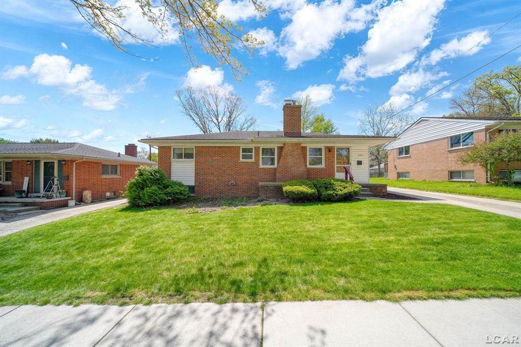 328 Hillcrest Drive - Photo 1