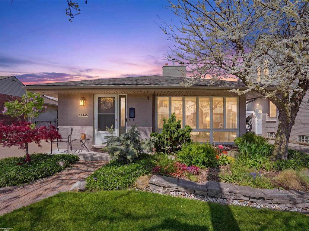 22445 Lange Street - Photo 1