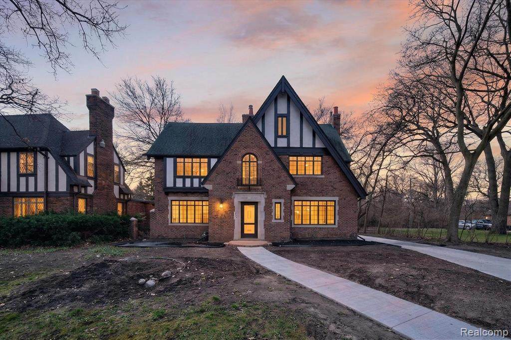 3261 Sherbourne Road - Photo 1