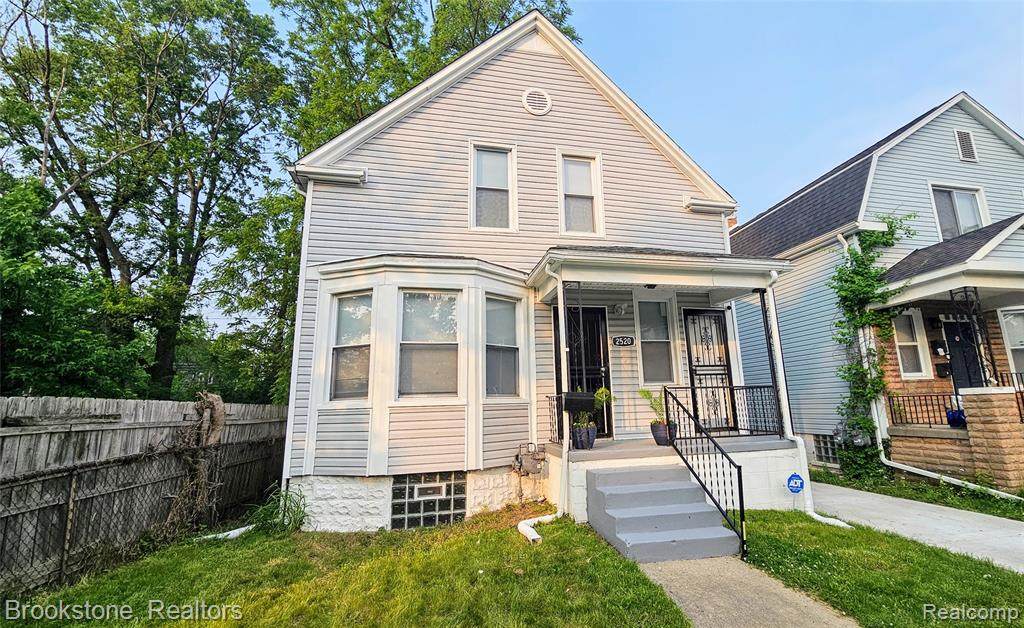 2520 Seyburn Street - Photo 1