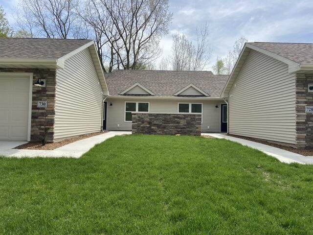 728 Violet Way - Photo 1