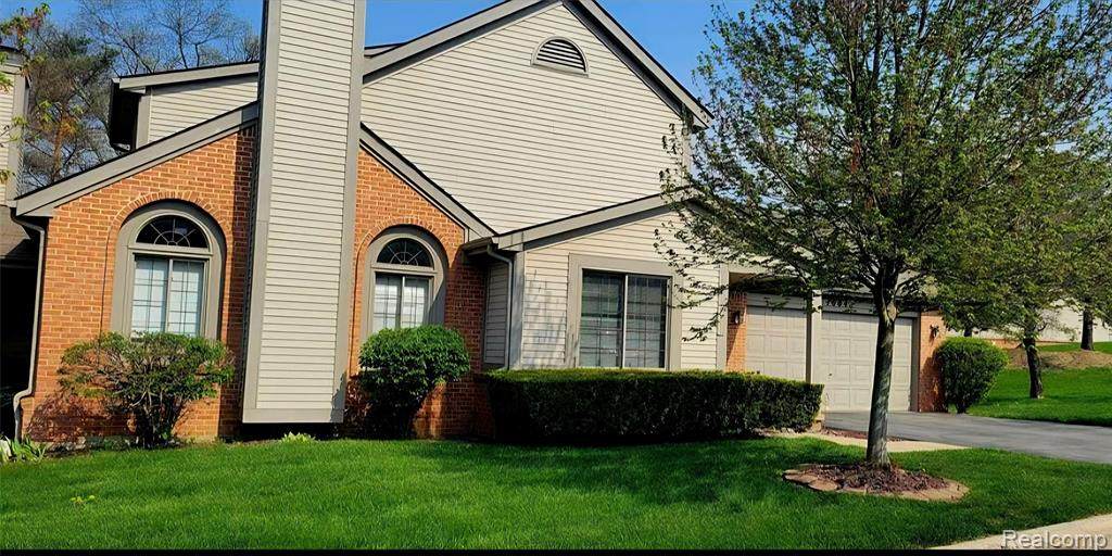 1004 Elmwood Drive - Photo 1