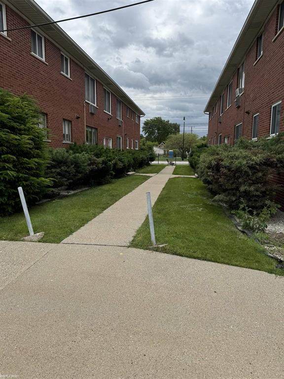 15229 9 Mile Road - Photo 1
