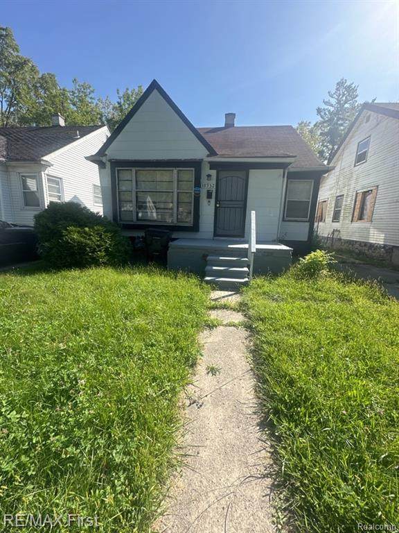 18932 Riverview Street - Photo 1