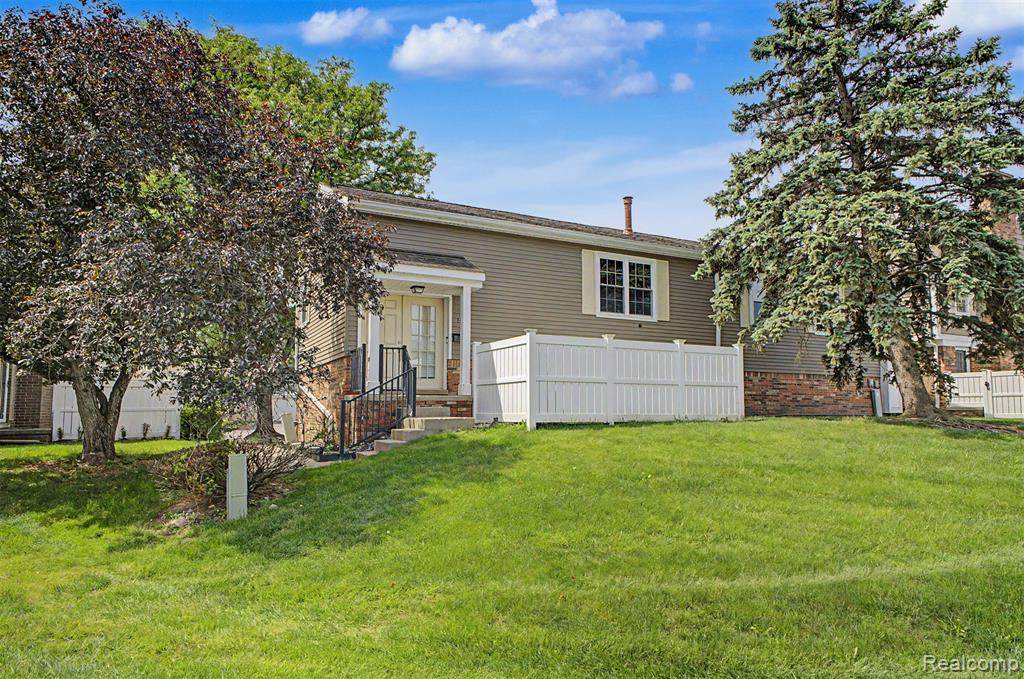 20872 Glen Haven Circle - Photo 1