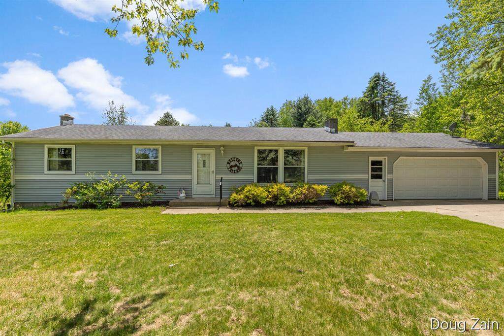 9090 11 Mile Road - Photo 1