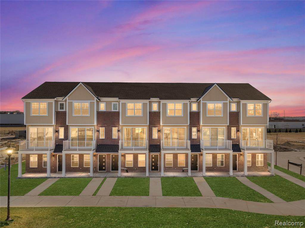 29989 Center Street - Photo 1