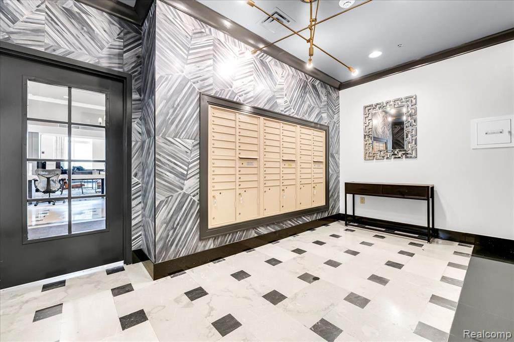 525 Lafayette Boulevard - Photo 1