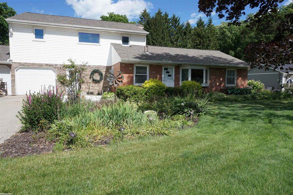 38402 Hazel Street - Photo 1
