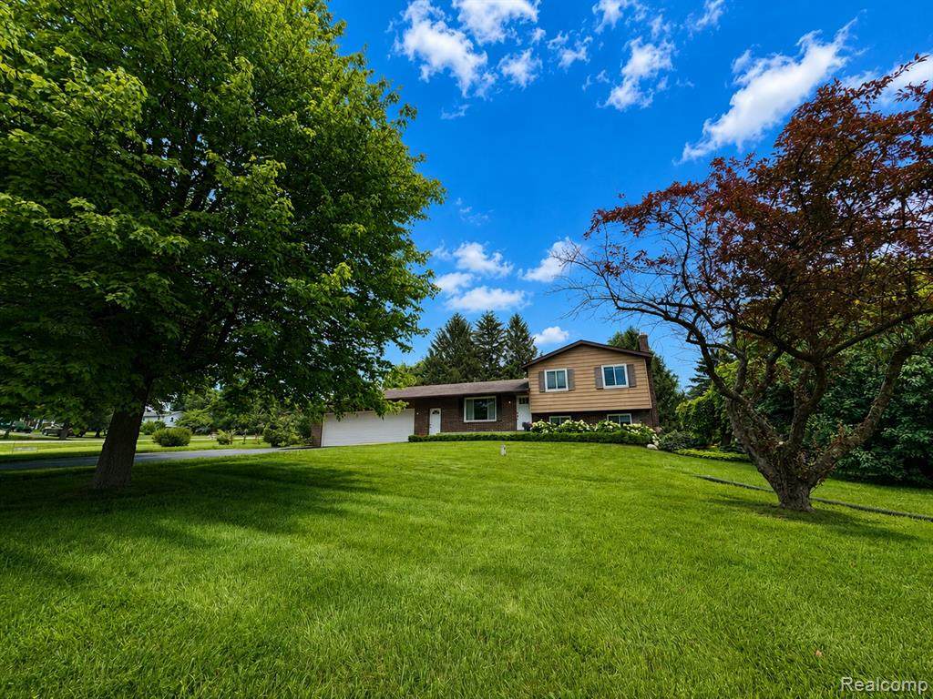 977 Mary Drive - Photo 1