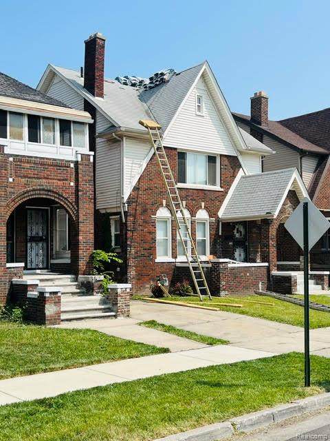 3260 Pasadena Street - Photo 1
