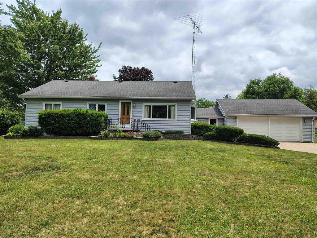 905 Dexter Drive - Photo 1