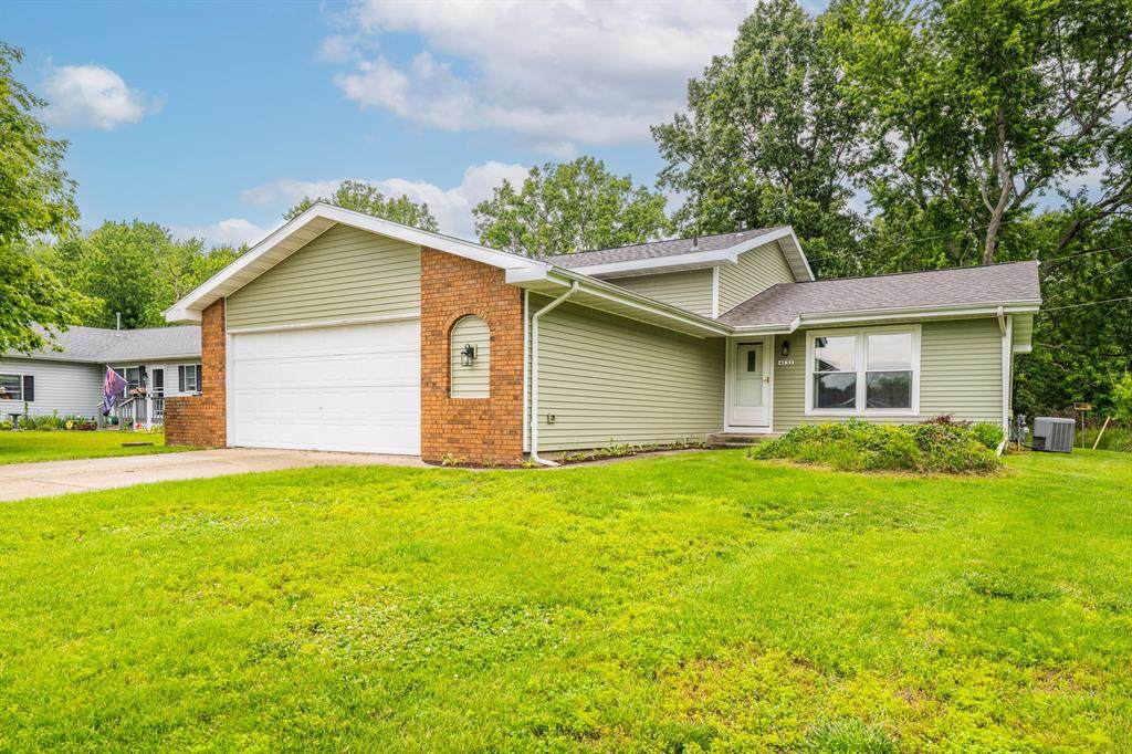 4633 Vista Drive - Photo 1